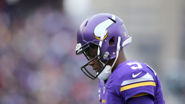 mmqb-teddy-bridgewater-down.jpg